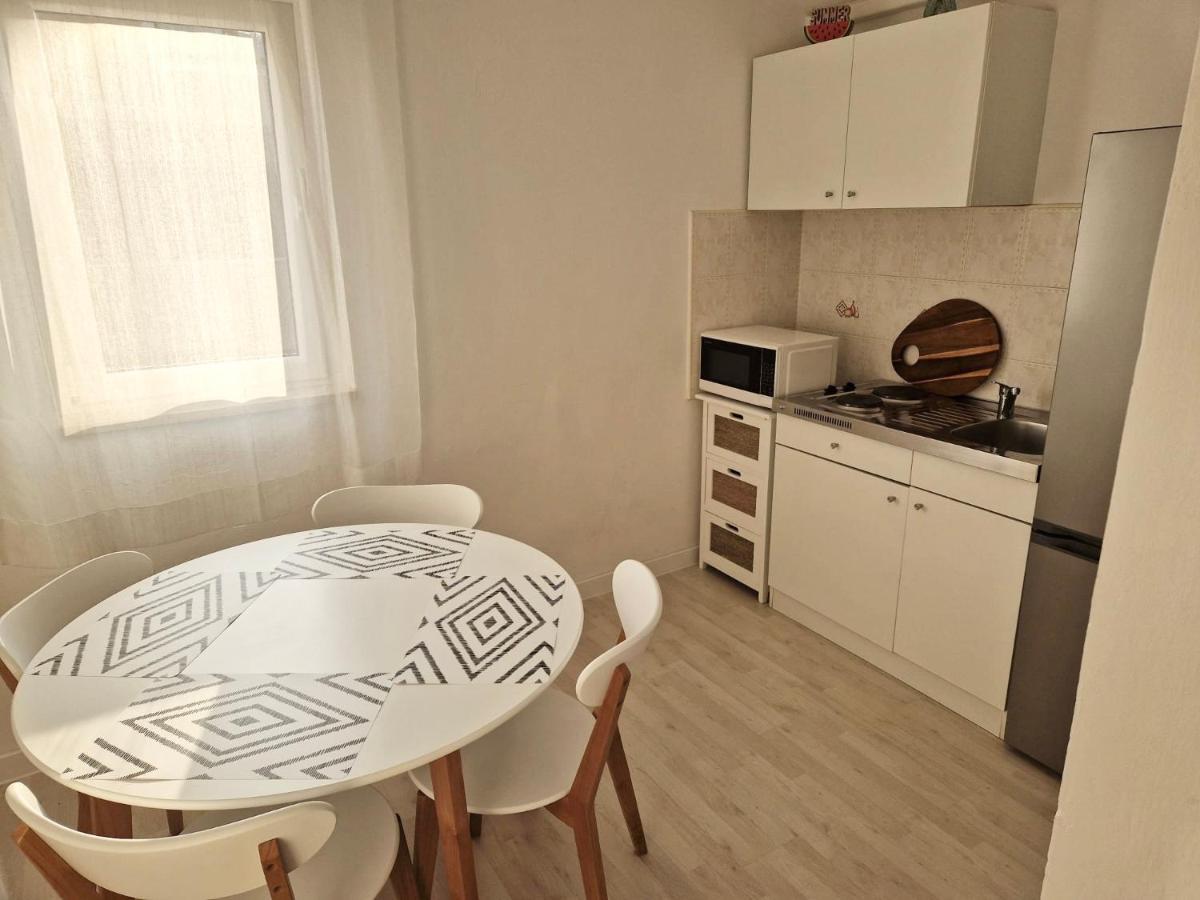 Olive Tree Apartments โรวีน ภายนอก รูปภาพ