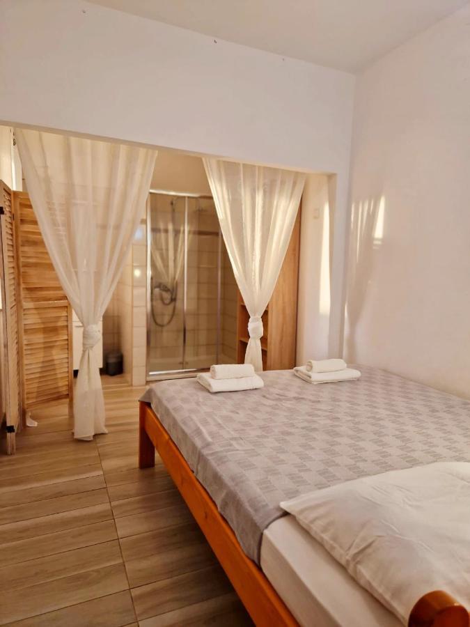 Olive Tree Apartments โรวีน ภายนอก รูปภาพ